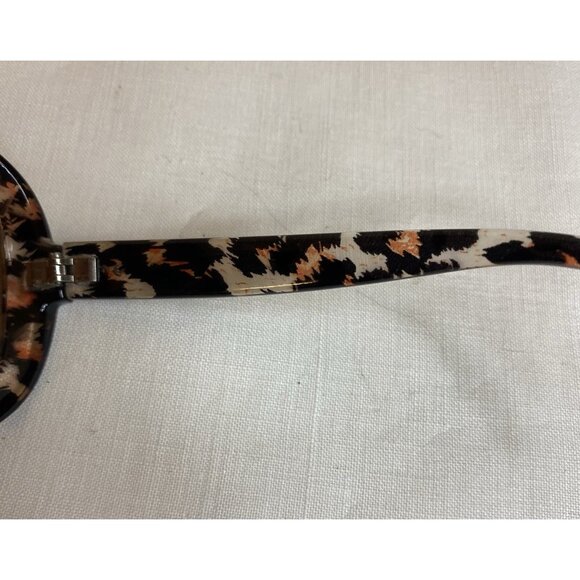 Vintage Oversized Fashion Sunglasses in Faux Tortoiseshell - Picture 9 of 15